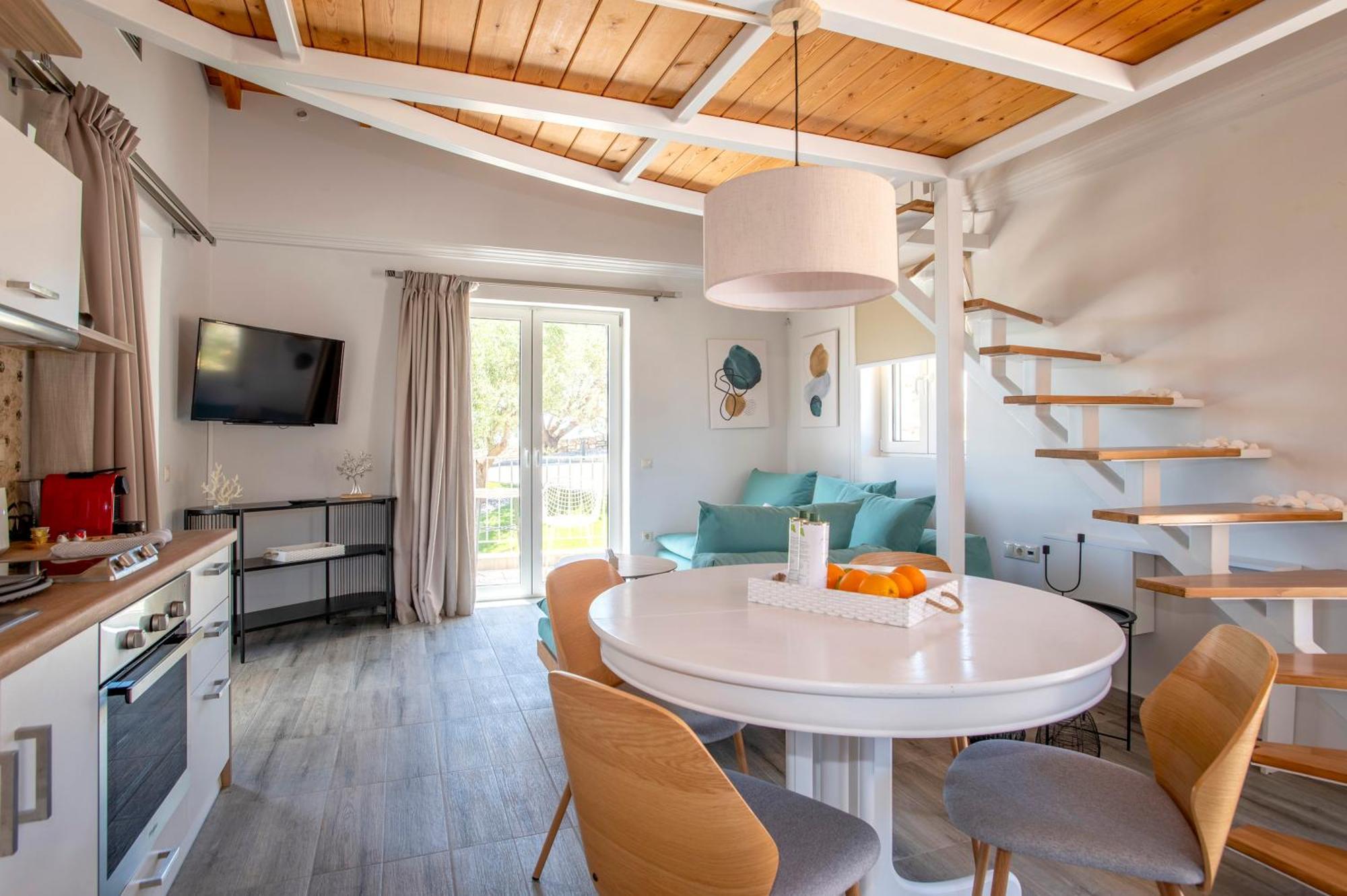 Alma Hills Gialova Apartment Exterior photo