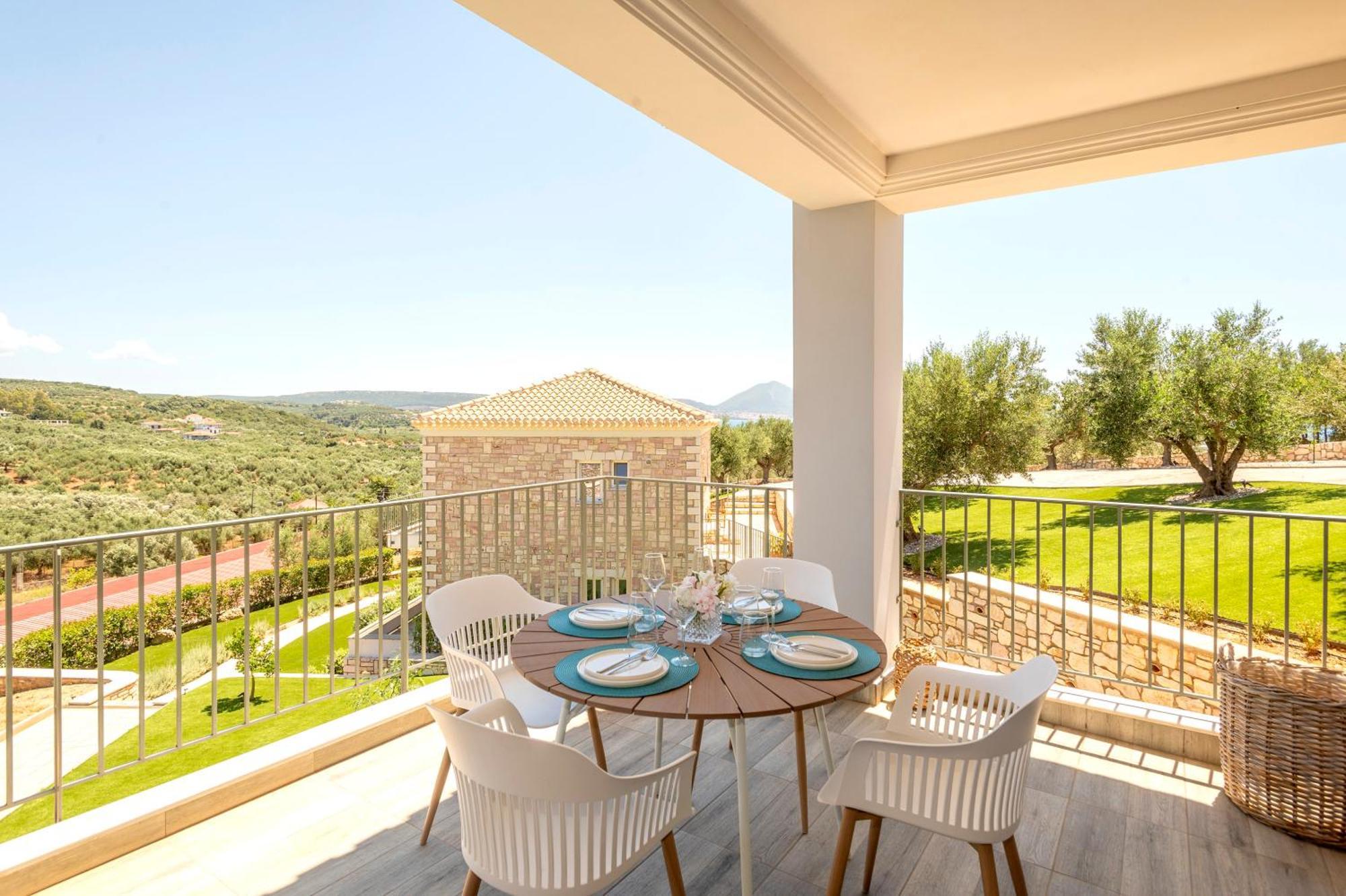 Alma Hills Gialova Apartment Exterior photo
