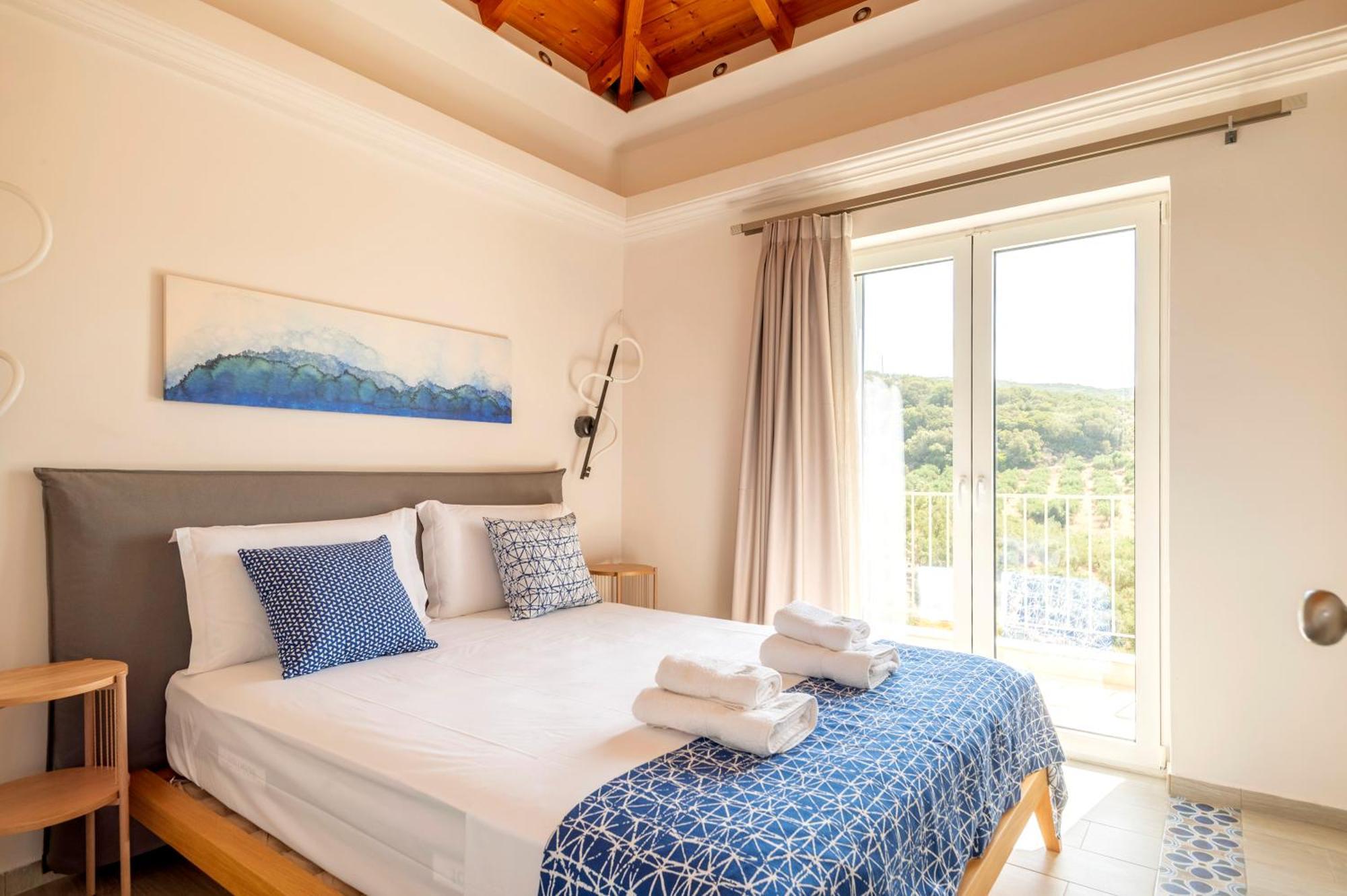 Alma Hills Gialova Apartment Exterior photo